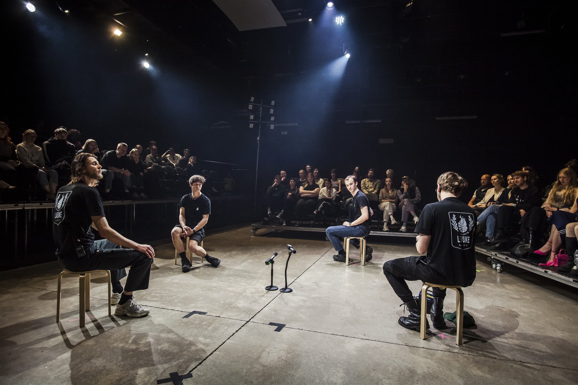 Vihma käest räästa alla tiritud tegevusliidrid