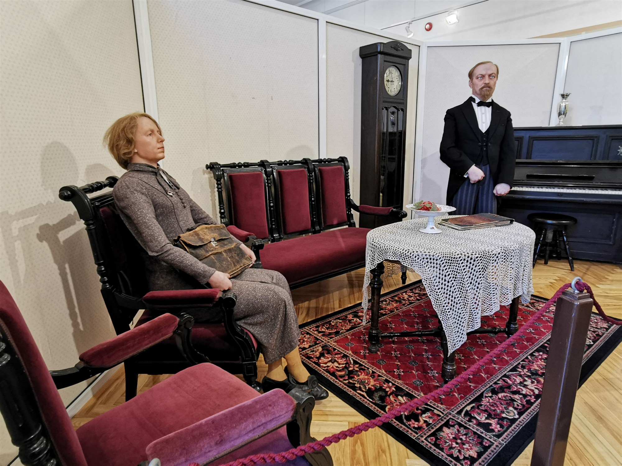 Muuseum kui kolme jalaga taburet