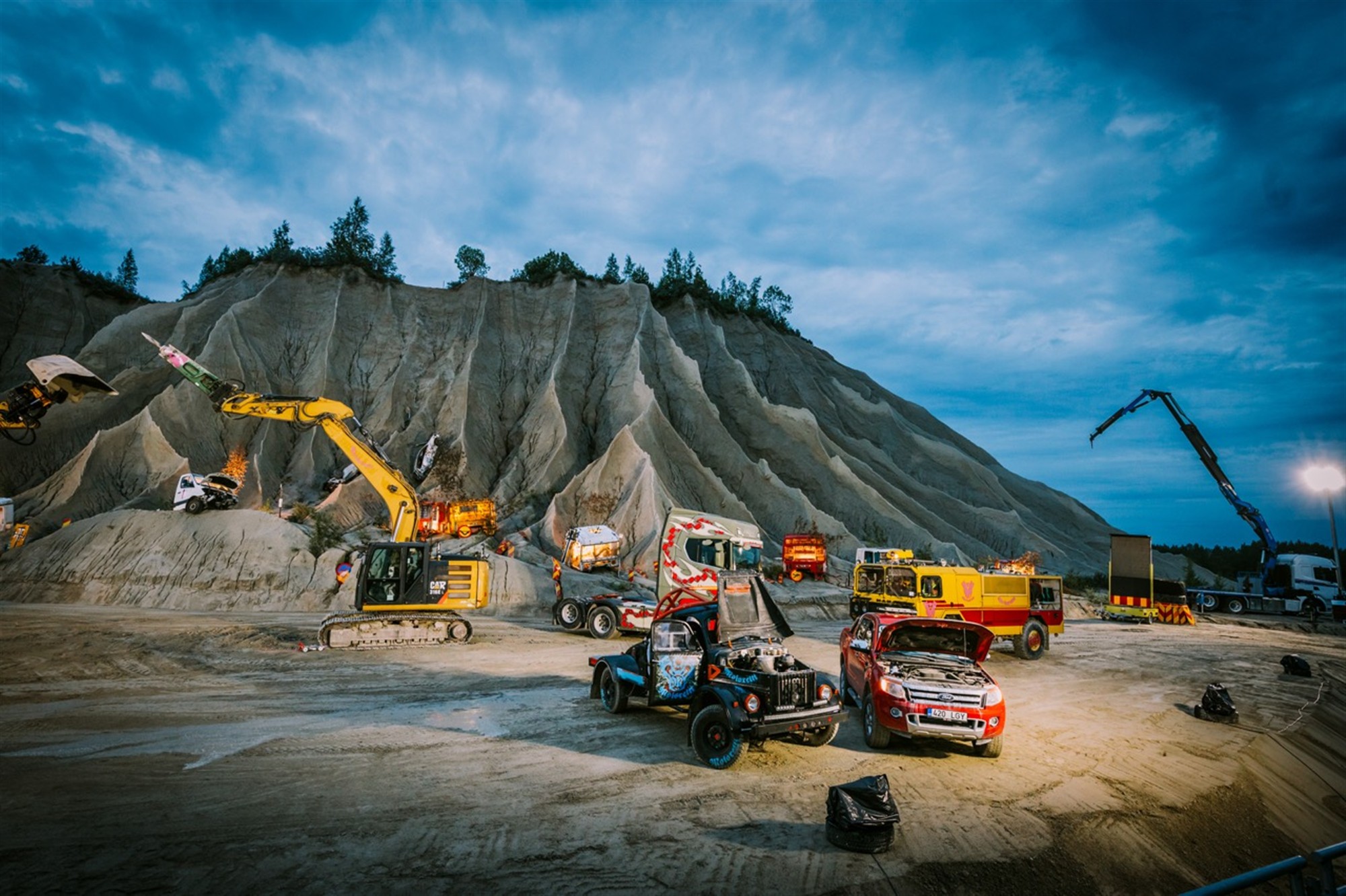 Kaks majakonda, ühel soontes bensiin, teisel diisel