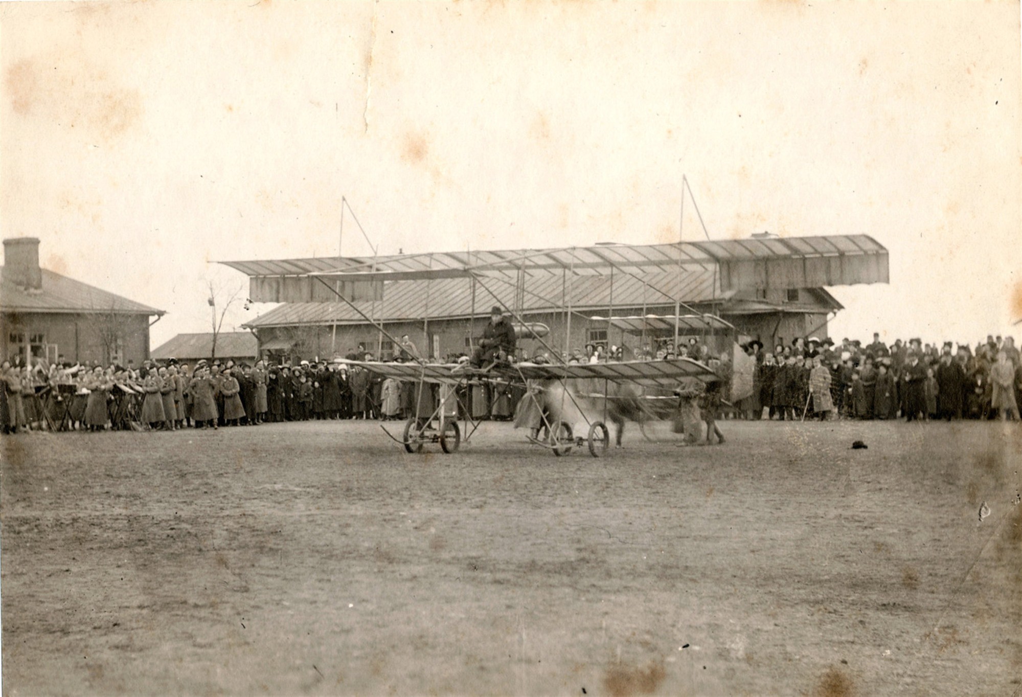 Uusi vaateid meie varasele filmiloole