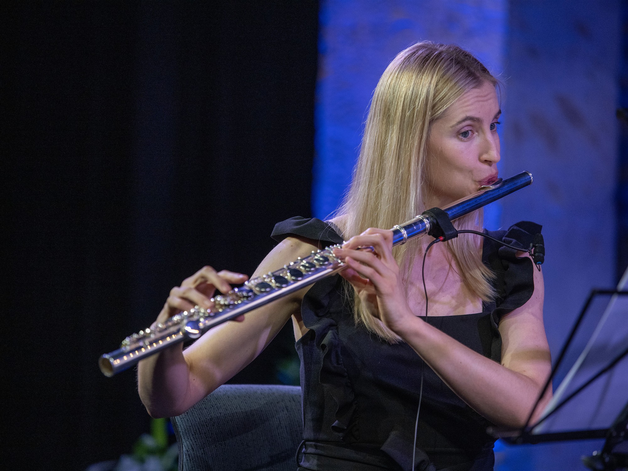 Salongist suurde saali