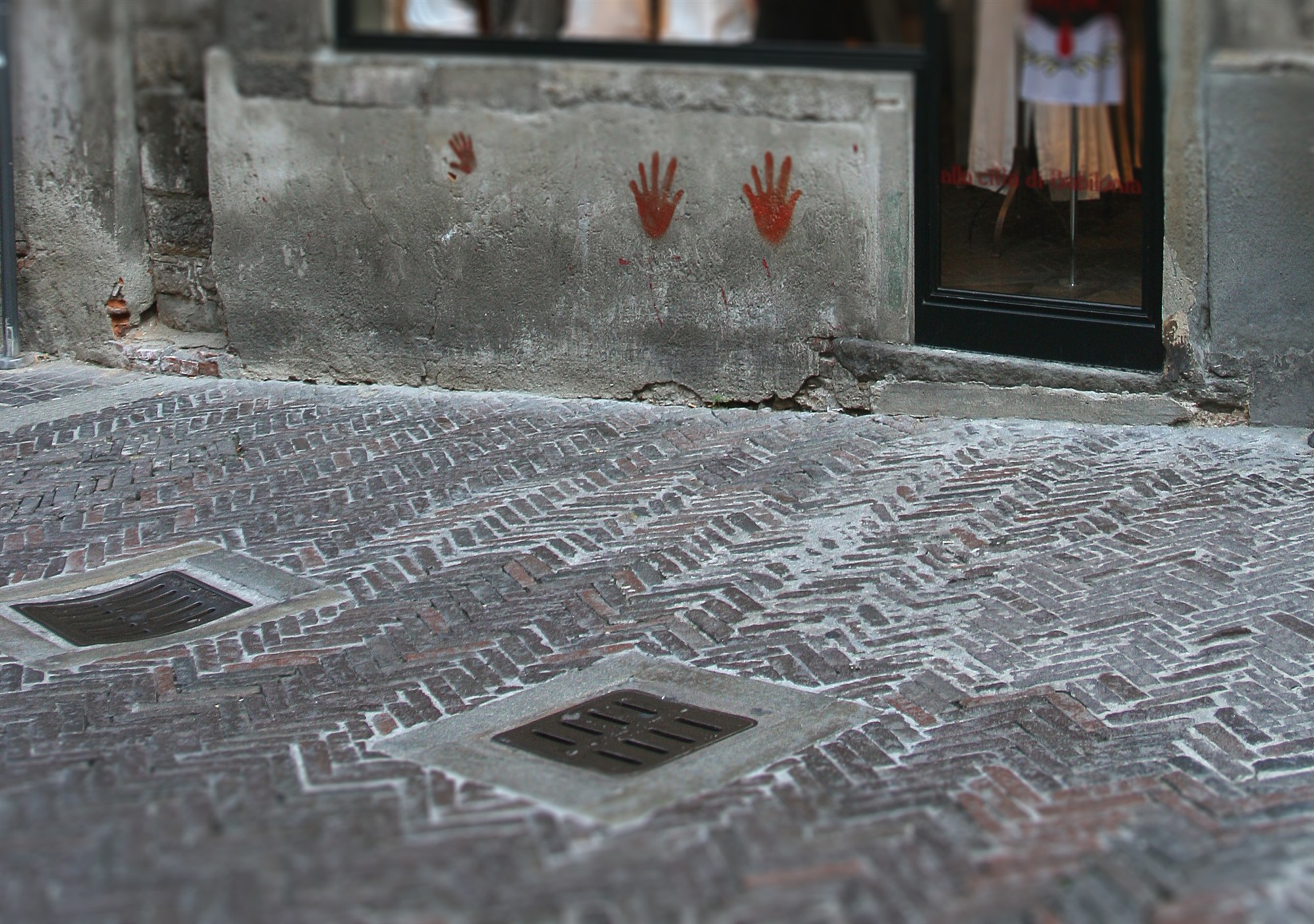 Ära karda, võõras, astu sisse