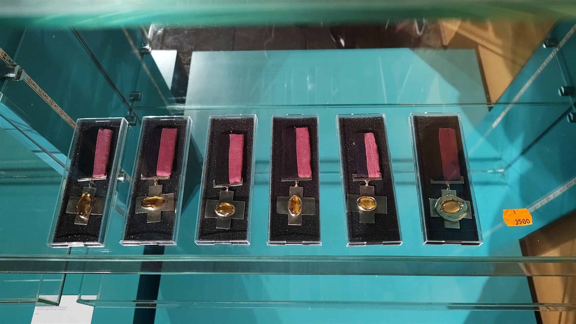 Kui oma naine ei anna, kustkohast siis peaks nkku küsima??????