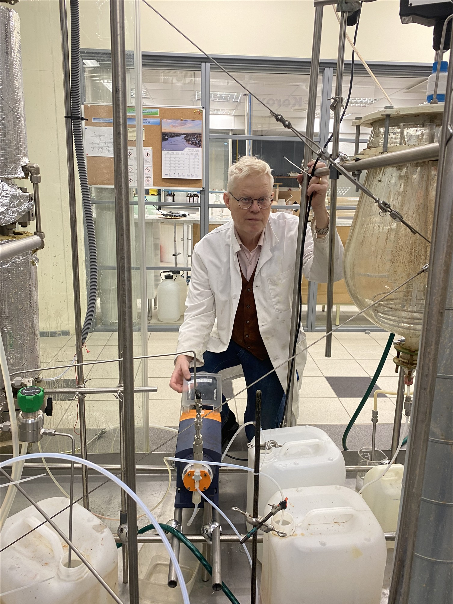 Keemilise inseneeria teejuht kahe kodumaa vahel