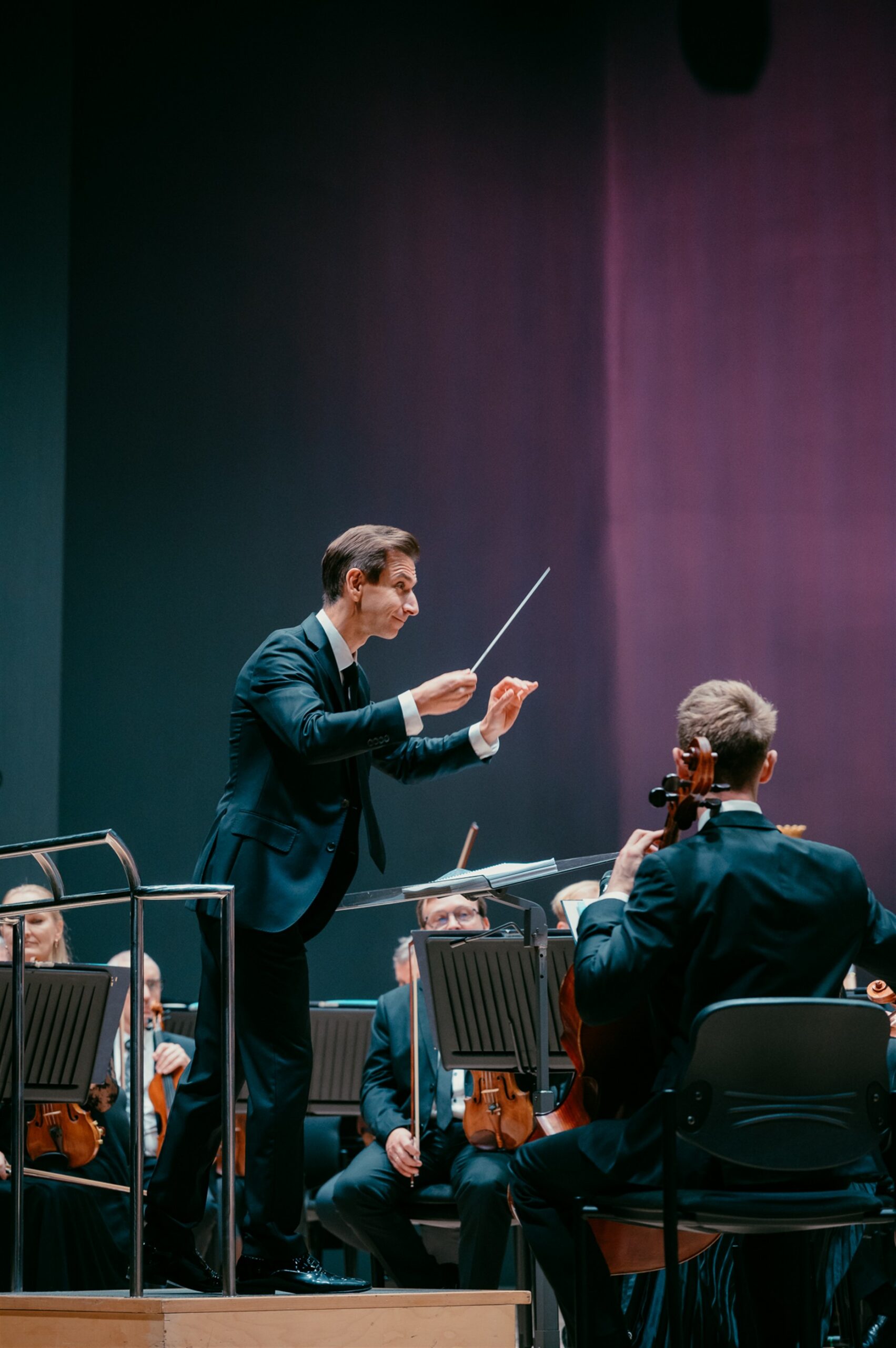 Ahnelt Tubina muusika jälil