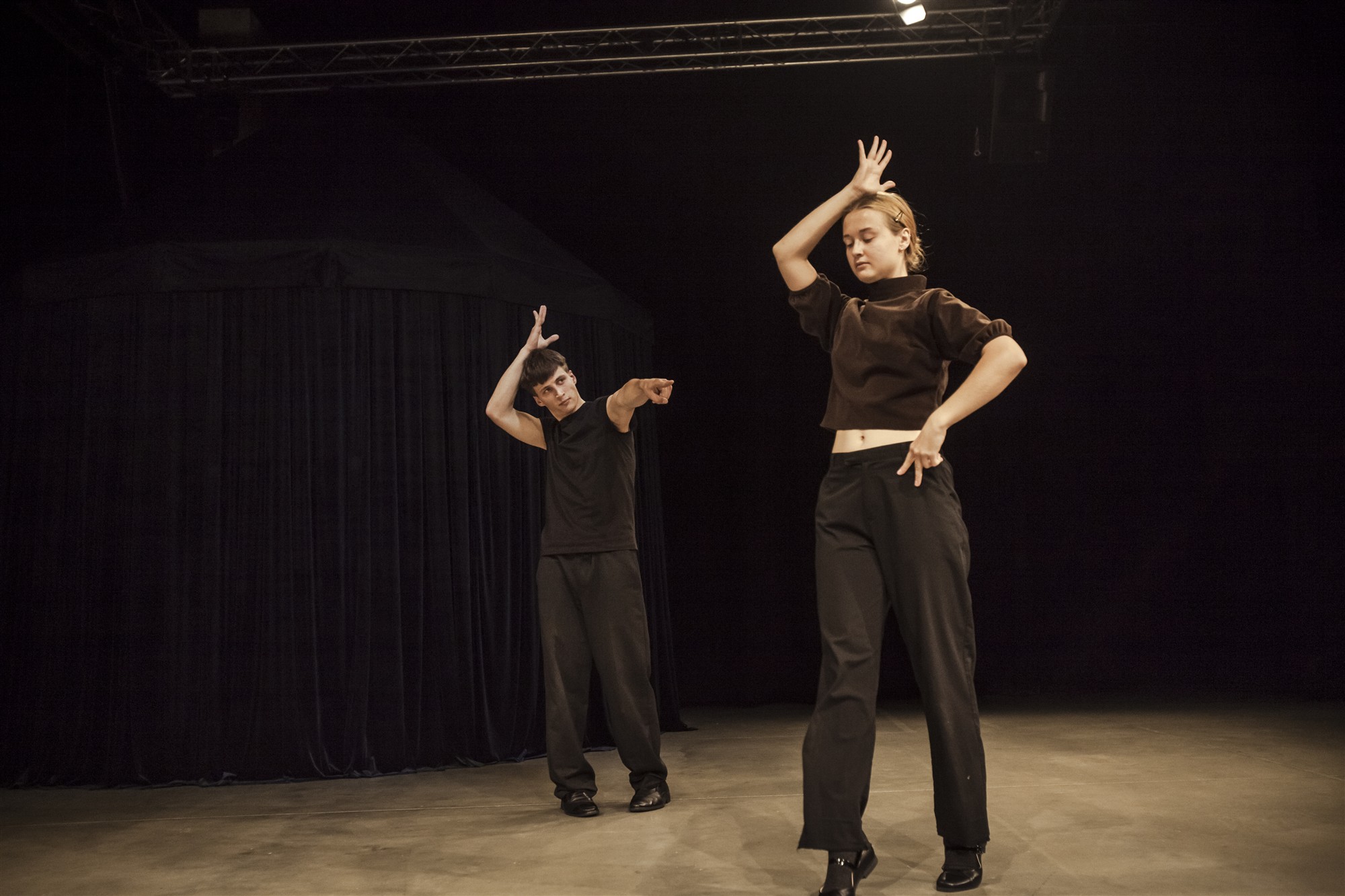 Mõningaid väiteid Eesti sõnateatri kohta