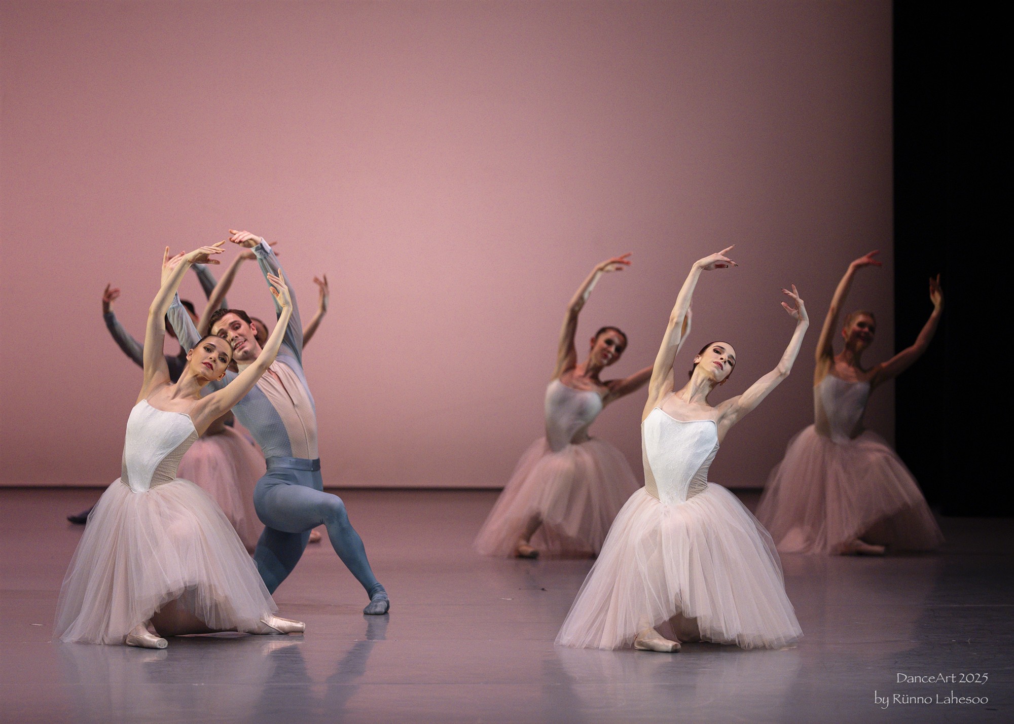 Monokroomsuse piiril. Vanemuise balleti kontrastid