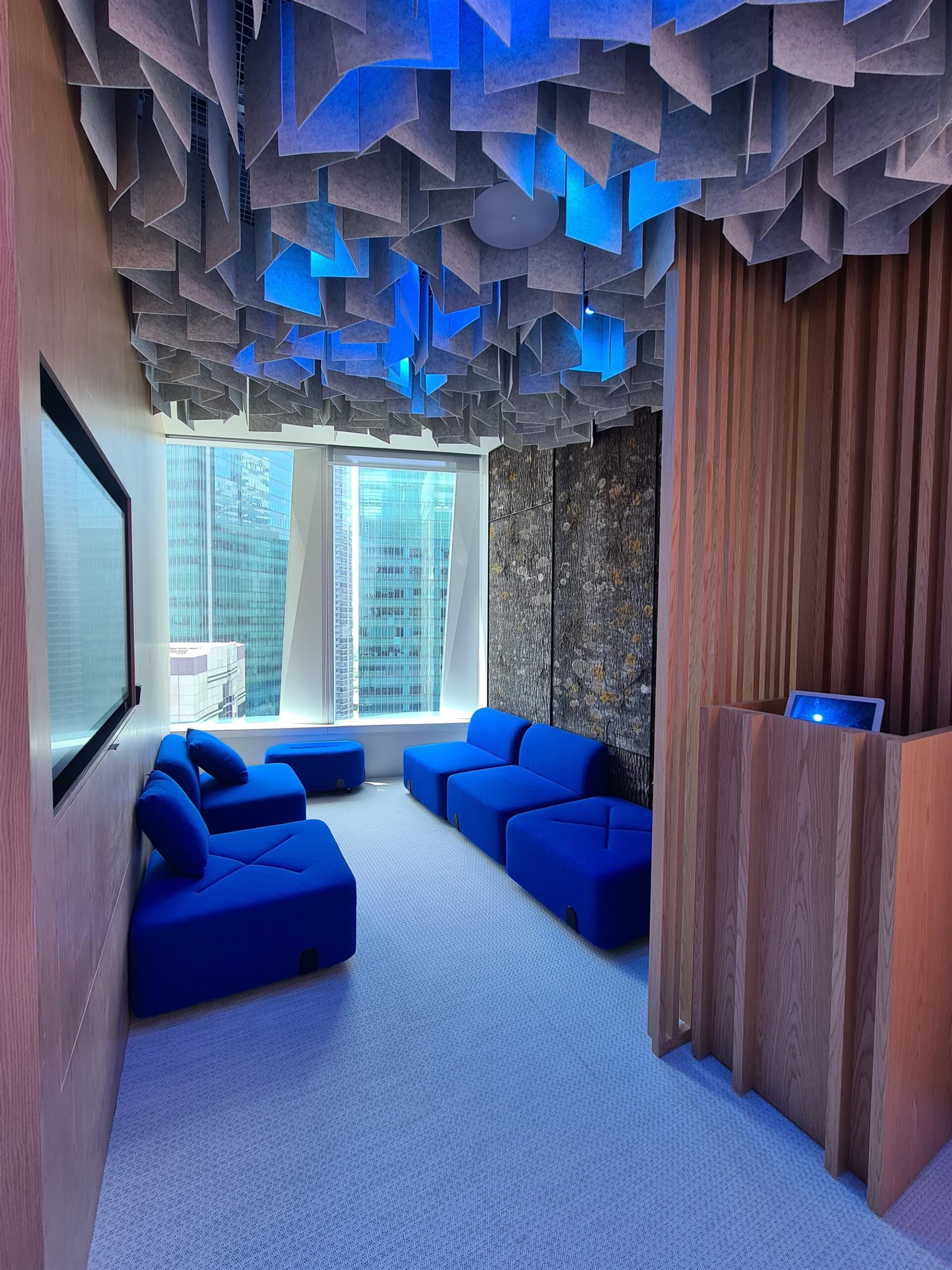 Õnnestumised ja altminekud. Sisearhitektuur pulbitseb