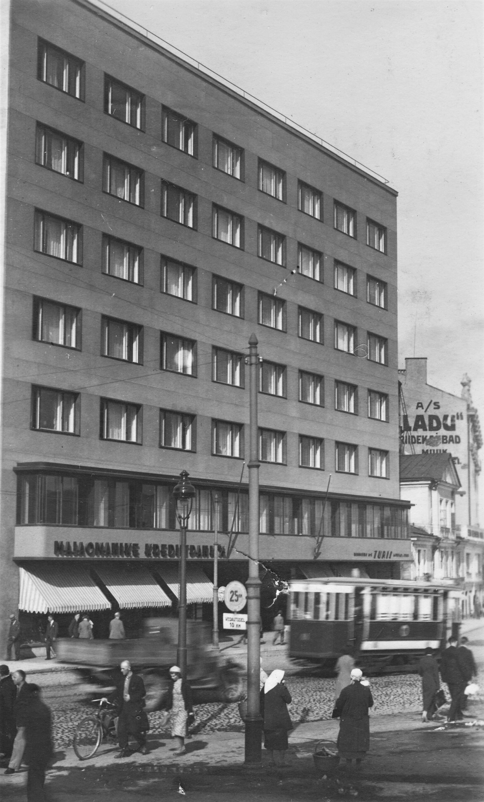 Uhke retk klassikute pärandisse