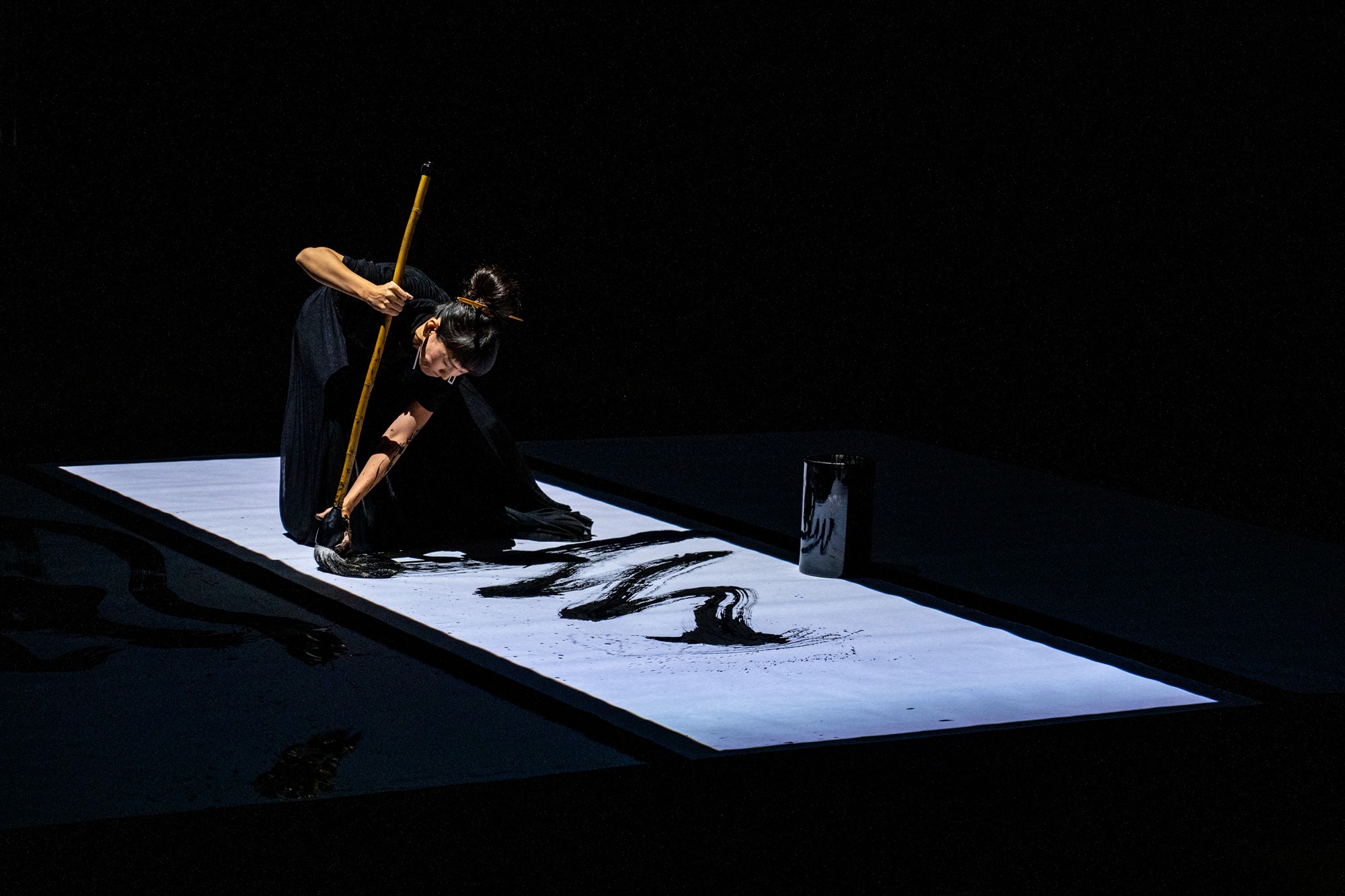 Tuhat pilti, üks vaikus