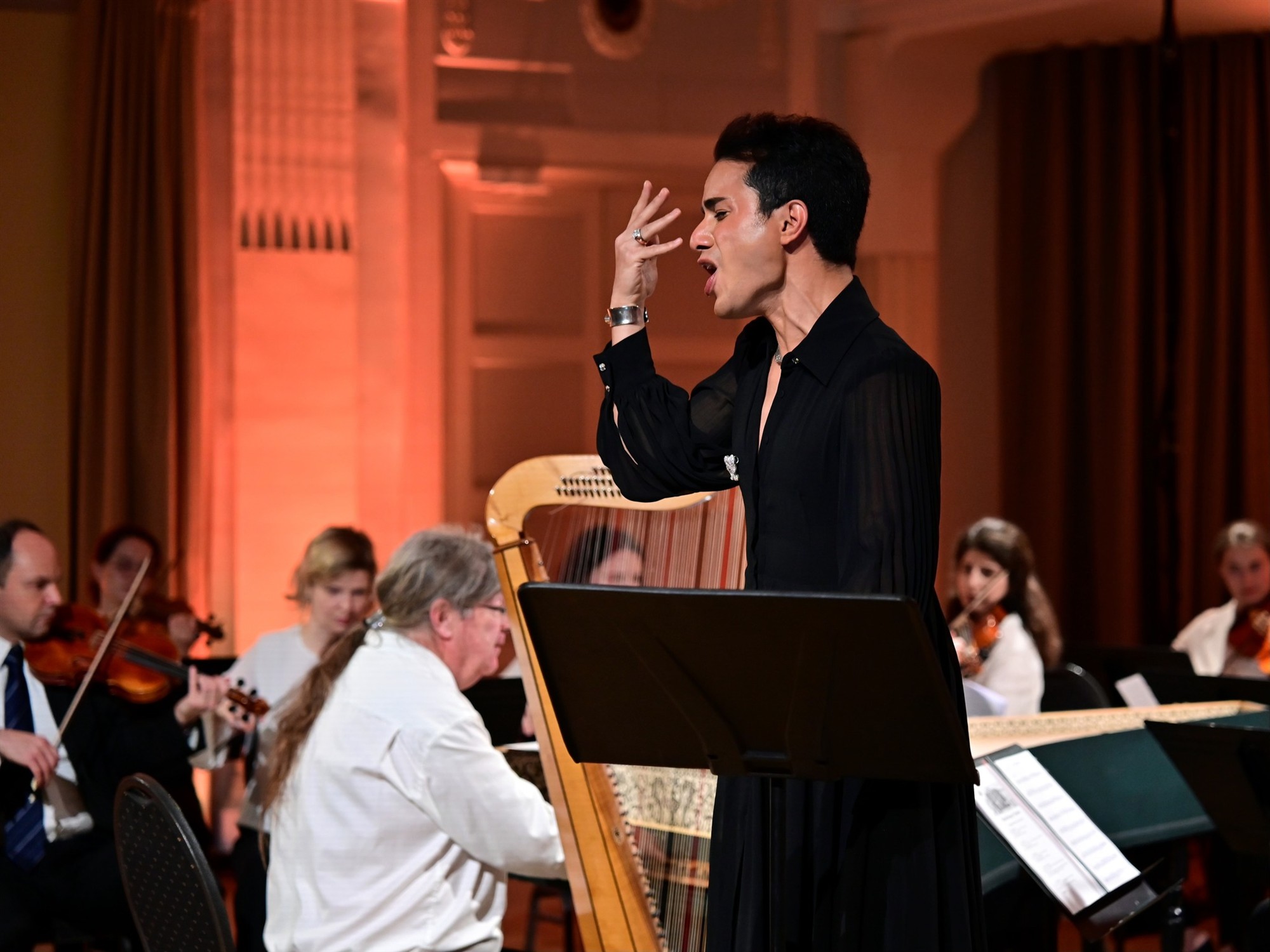 Valgust pimedatesse novembriõhtutesse