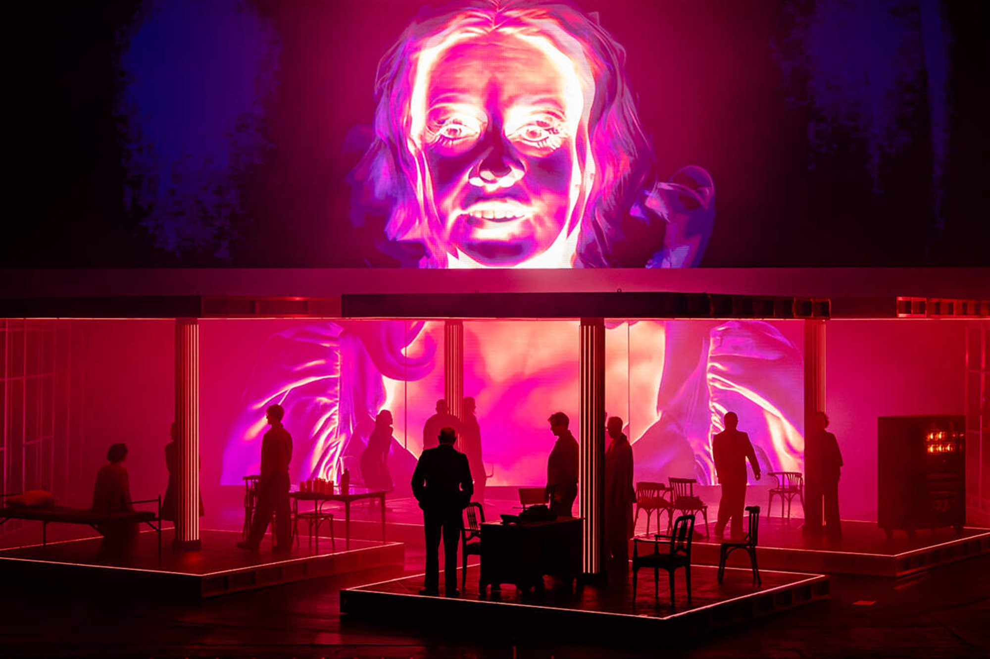 Puhu tuul ja tõuka teatrit