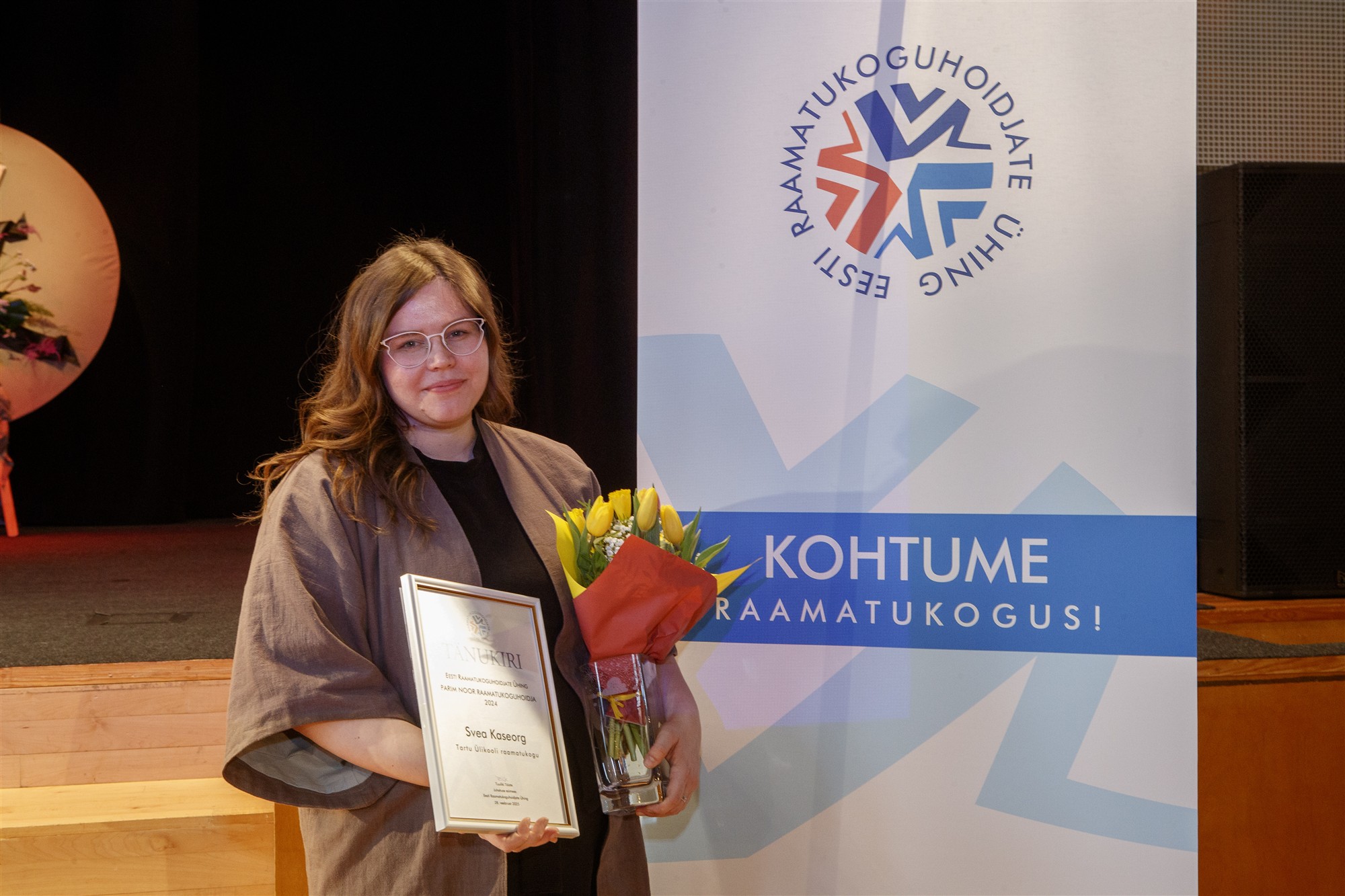 Kes hoiab raamatukogu?