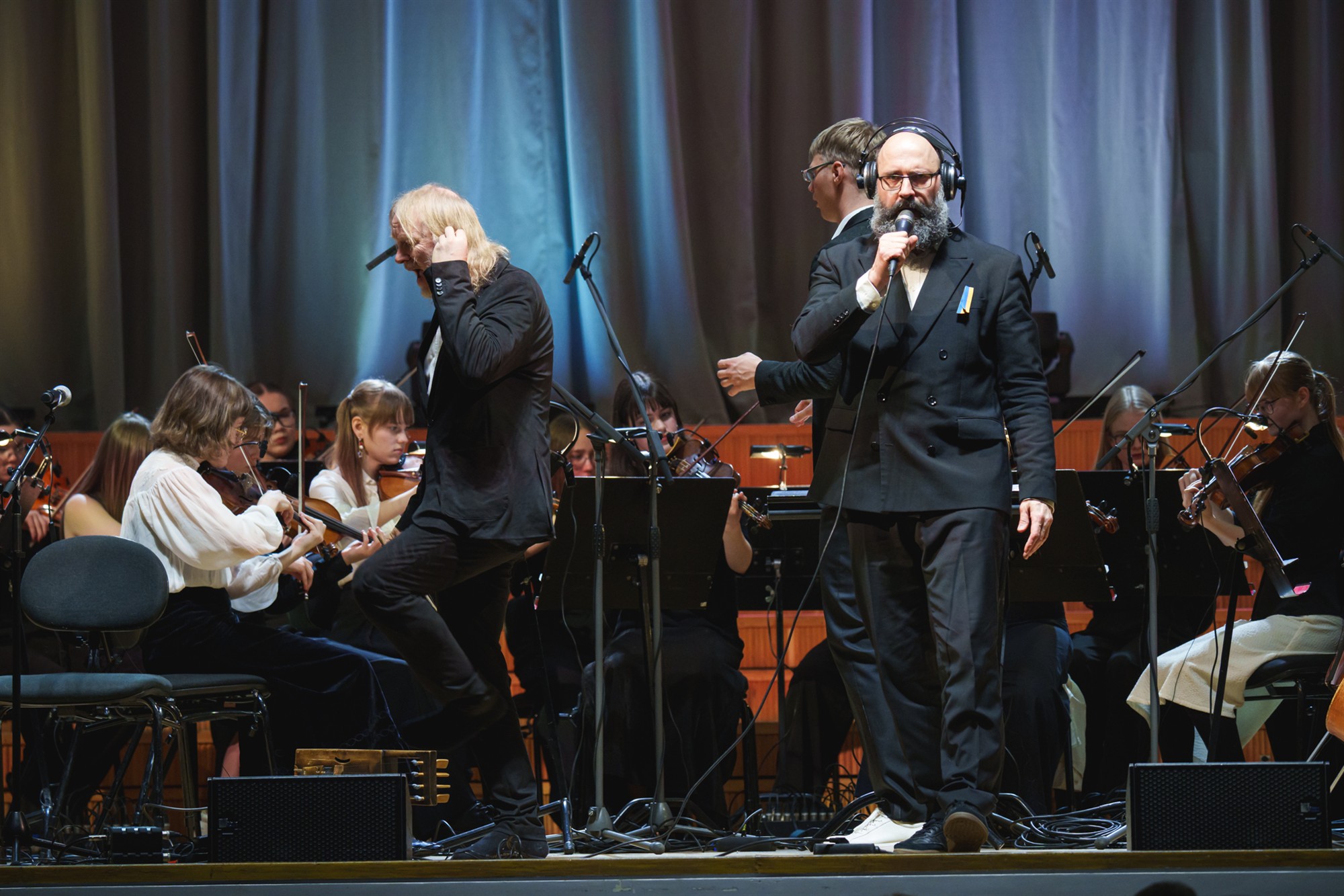 Pühademeeleolu Hiiu kannelde ja keelpilliorkestri poognatõmmete saatel