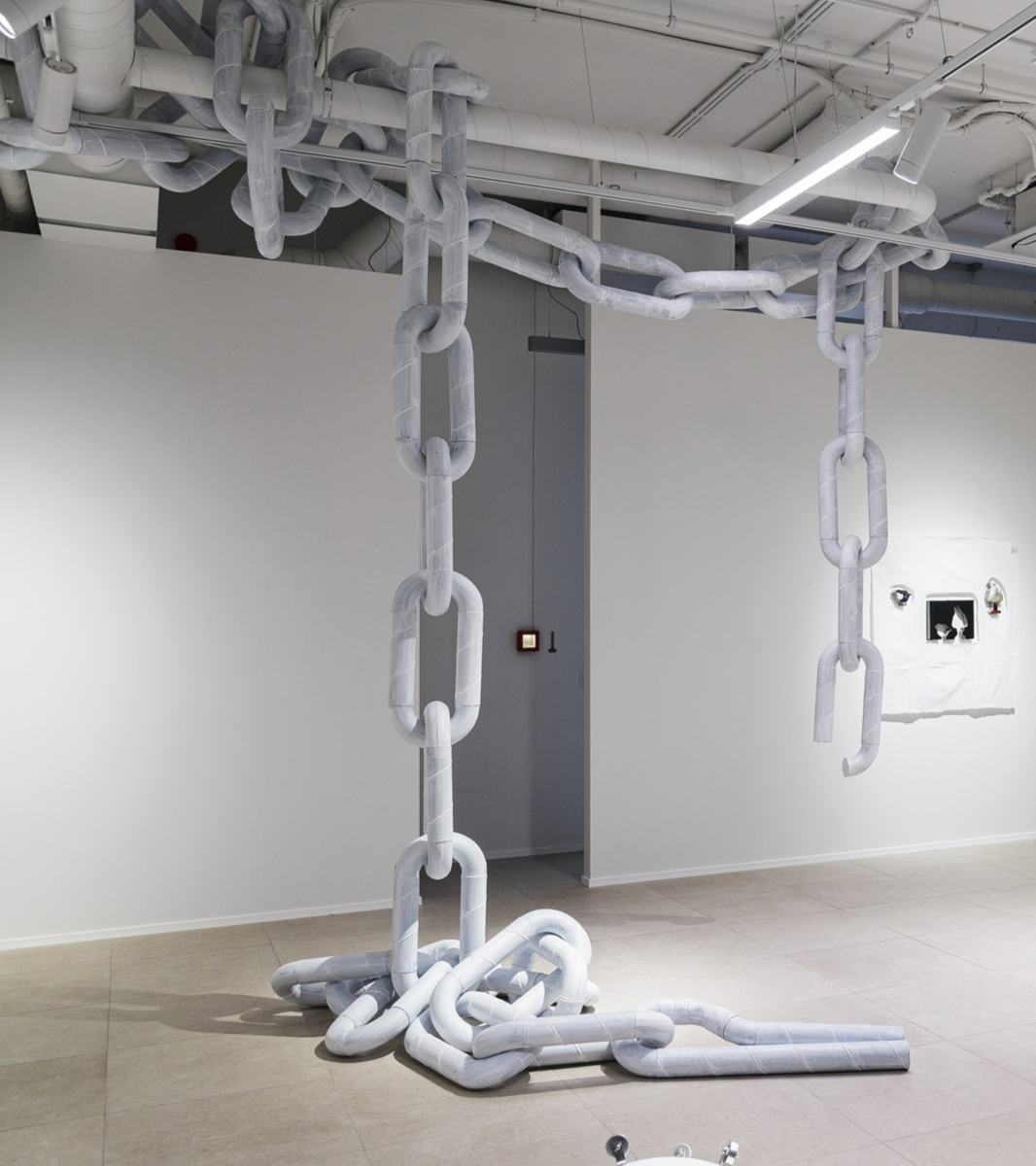 Ruum on väike, žestid suured